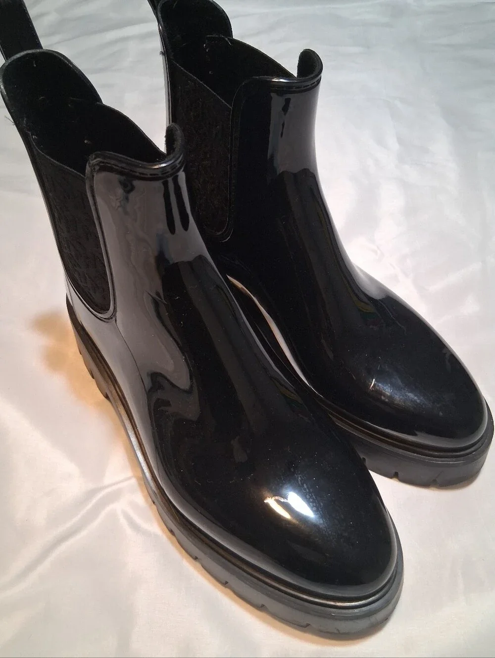 Tommy Hilfiger Black Glossy Lug Sole Rain Boots 8M Chelsea Casual Gorpcore Fall